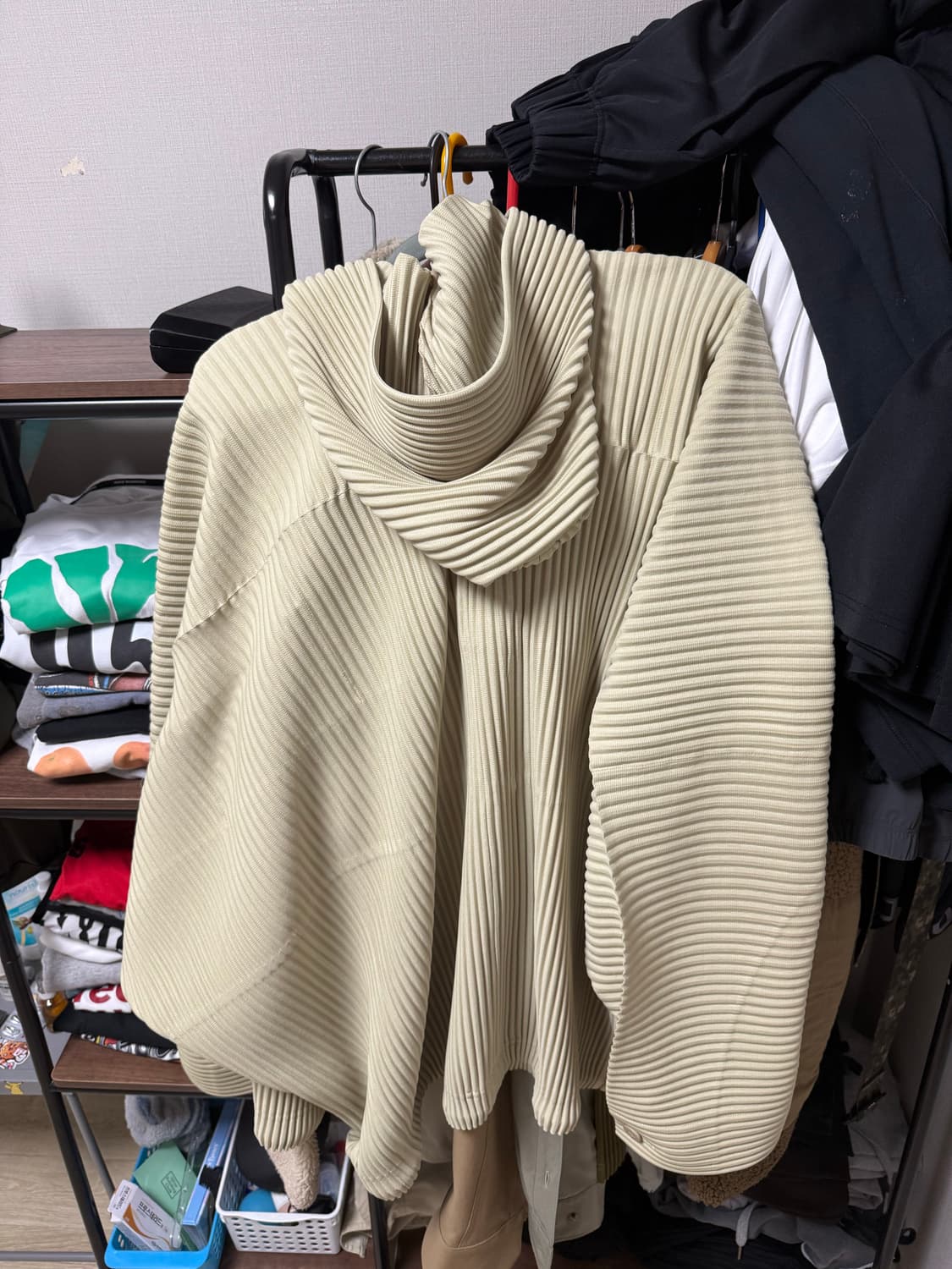 옴므 플리세 오버후디 점퍼 상품이미지3