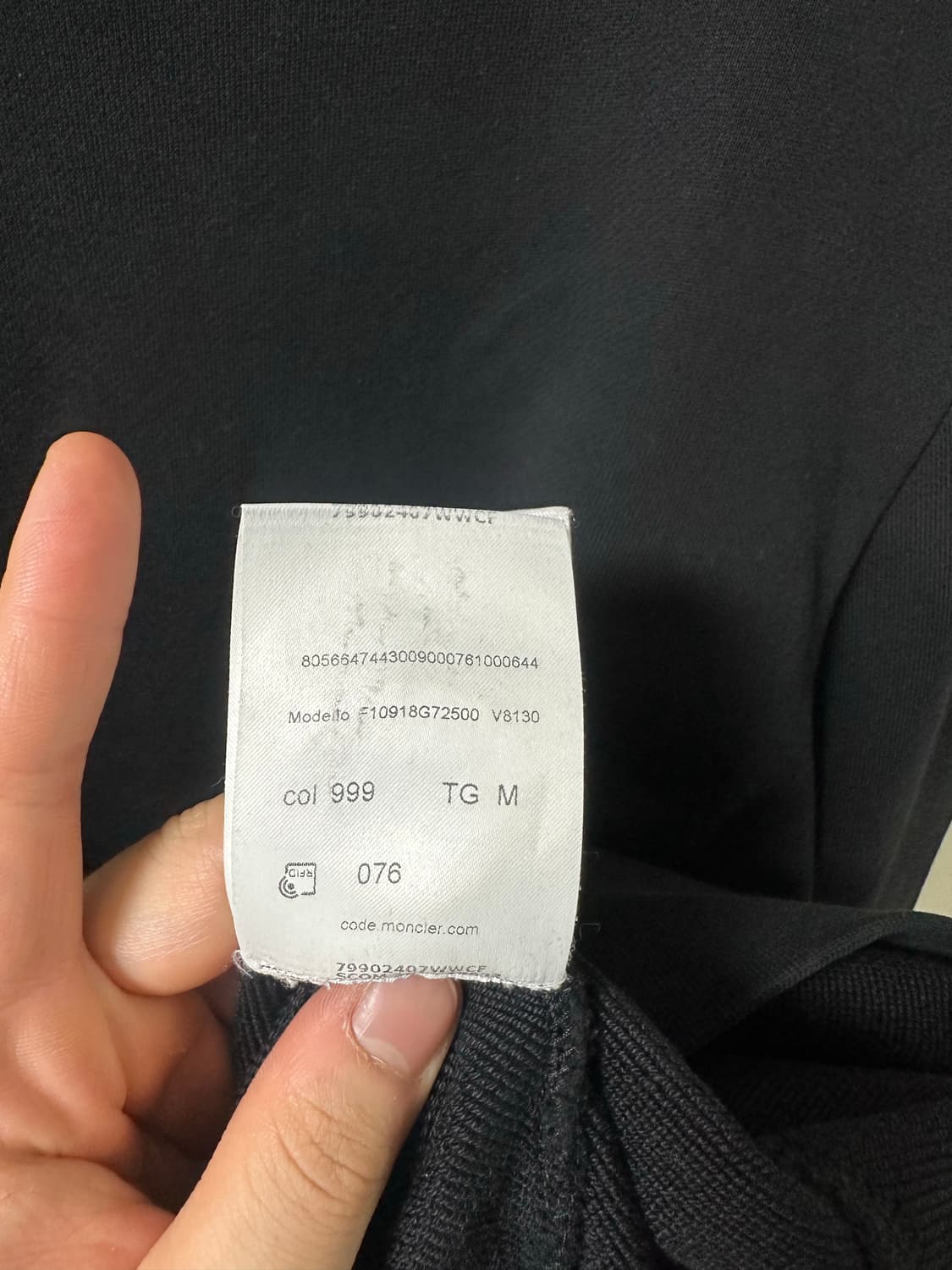 몽클레어 삼선 앞지퍼 맨투맨 상품이미지6