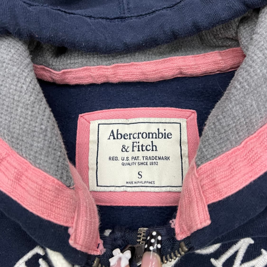 착샷O 아베크롬비 네이비핑크 딱붙 후드집업 상품이미지2