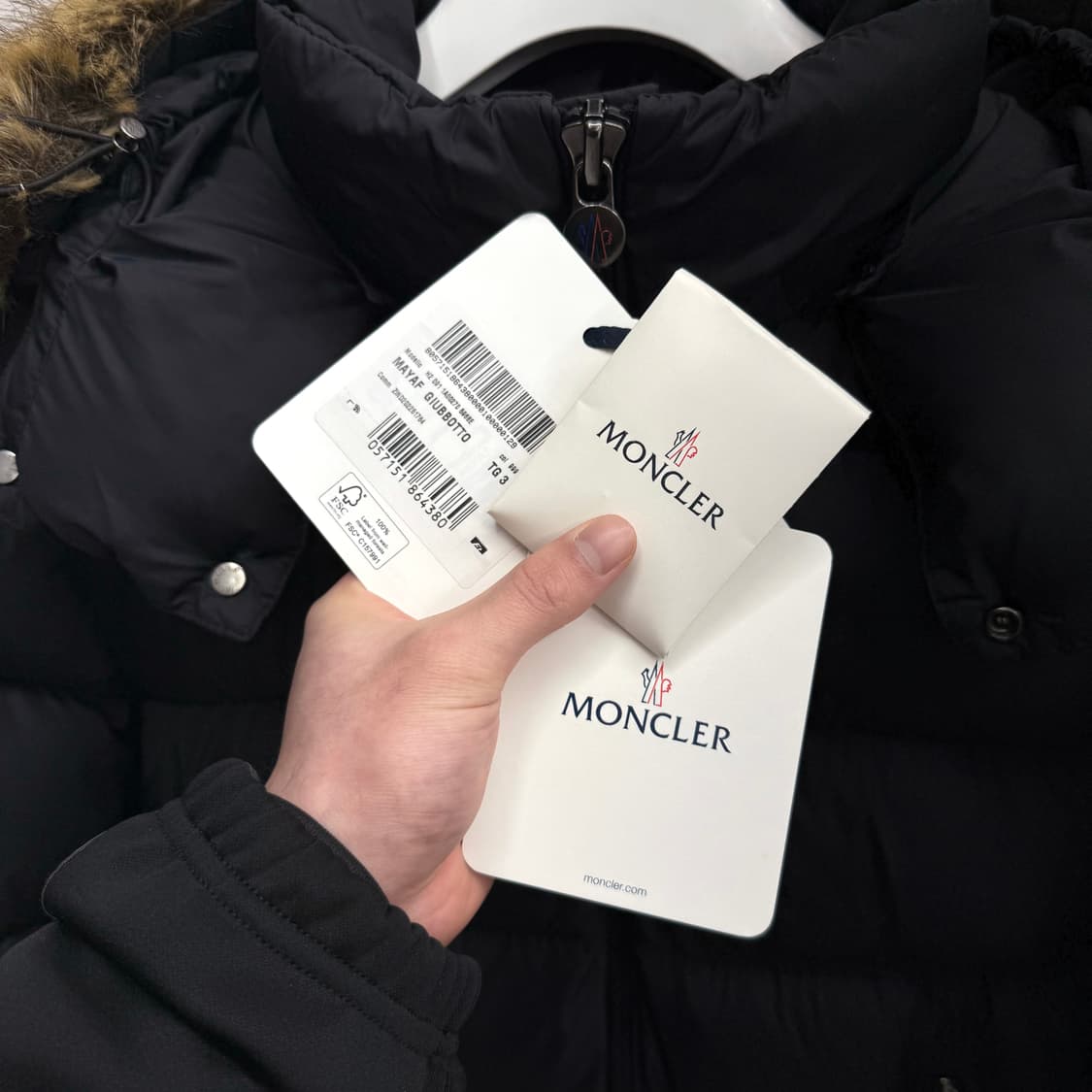 [3] 몽클레어 마야프 다운 숏 패딩 블랙 상품이미지7