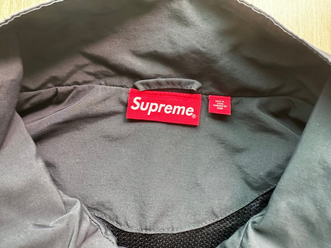 슈프림 스펠아웃 자수 트랙 자켓 블랙 - 23FW L SIZE 상품이미지3