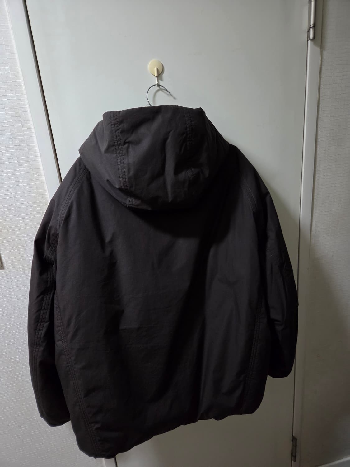 유니클로 U 퍼프테크 볼륨파카 다크브라운 상품이미지3