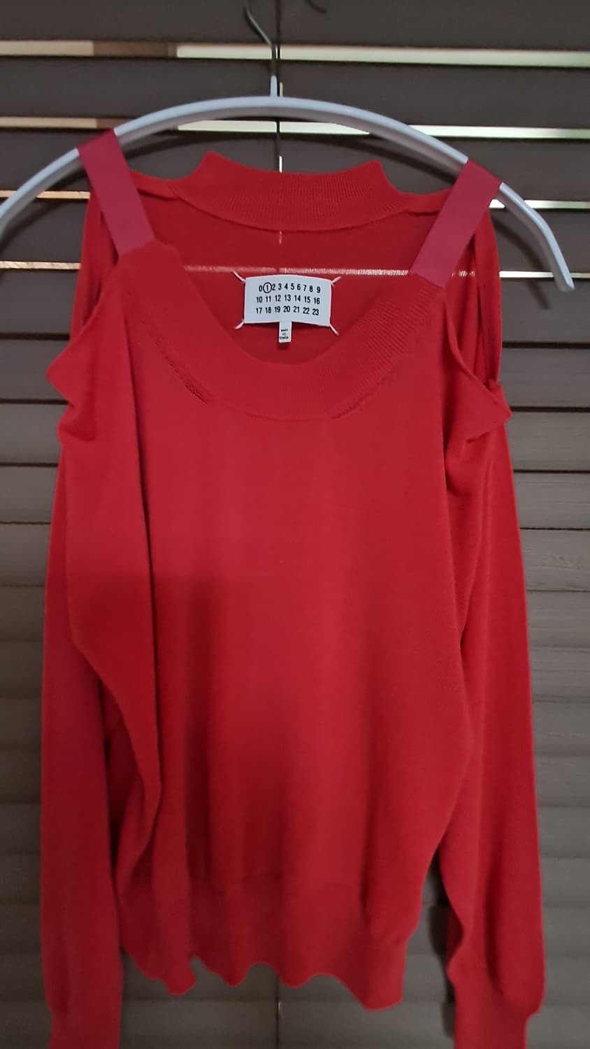 메종 마르지엘라 컷아웃 니트 상품이미지1