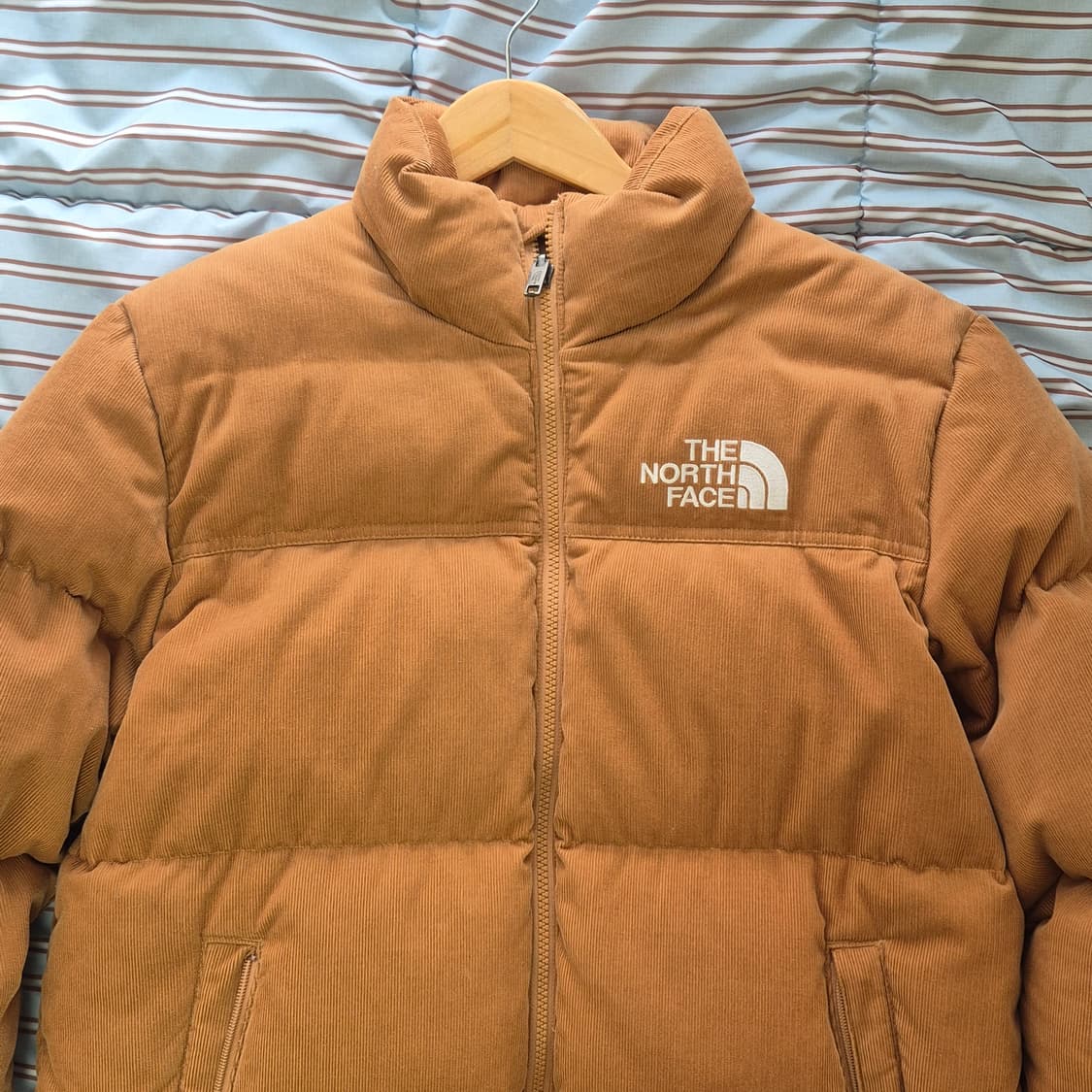 노스페이스 1996 레트로 눕시 패딩 아몬드 버터 상품이미지4