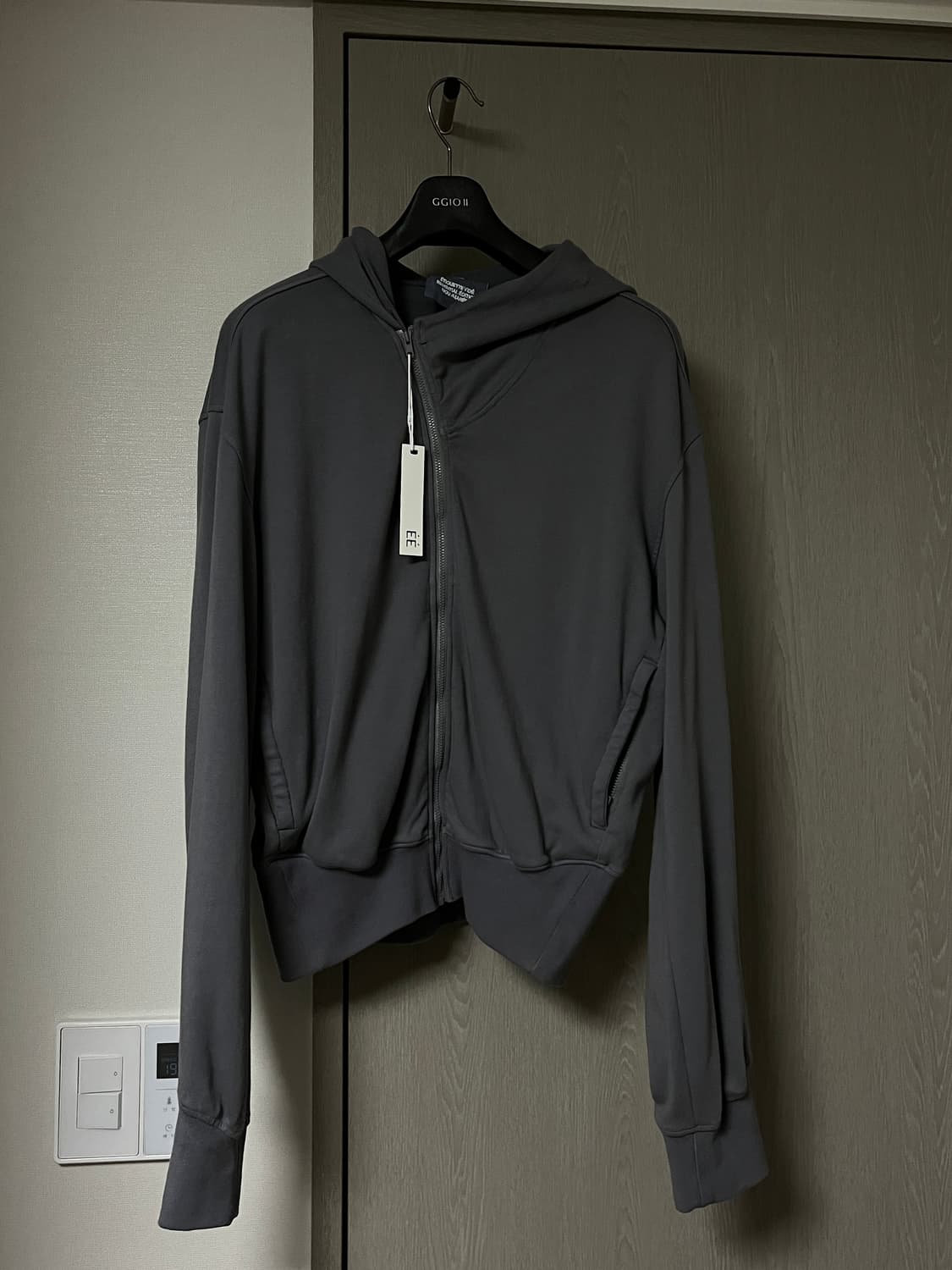 이이 커브드 후드집업 상품이미지3