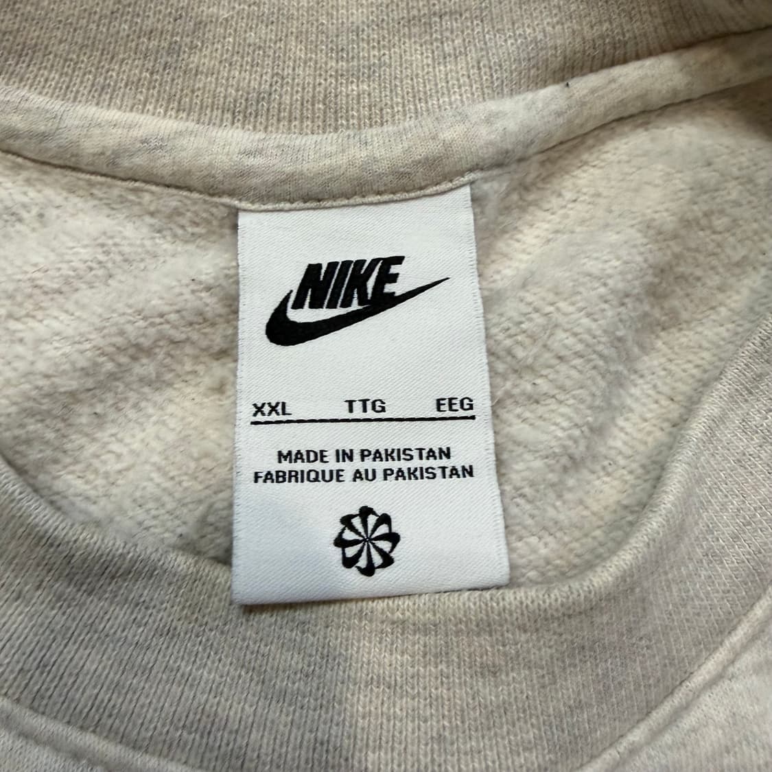 Nike 그레이 컬러 스우시 크루넥 맨투맨  상품이미지2