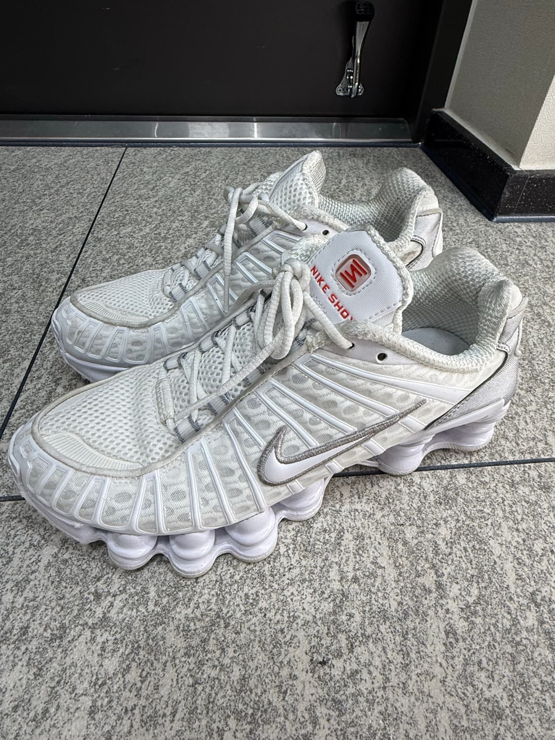 나이키 샥스 화이트 240 US 7 W 상품이미지1