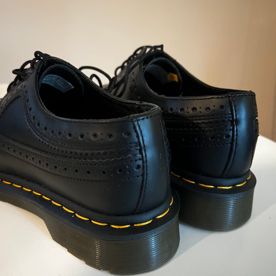 닥터마틴 윙팁 브로그인 블랙 스무스  상품이미지4