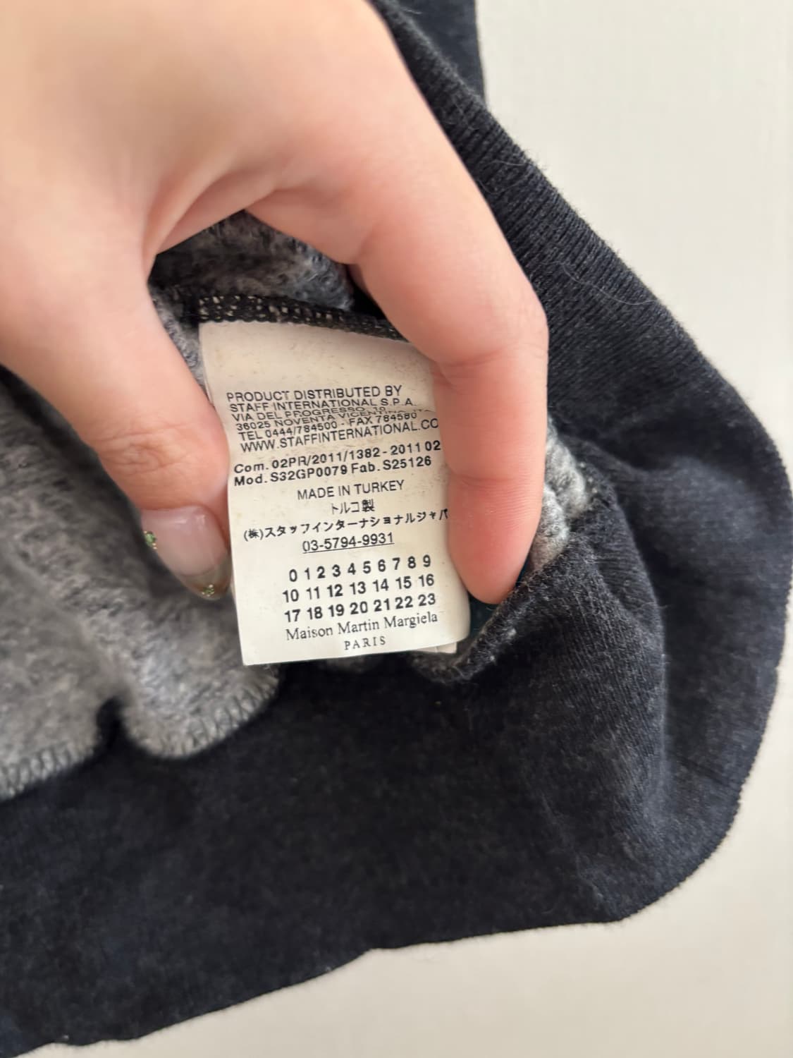메종마르지엘라 챠콜 맨투맨 상품이미지4