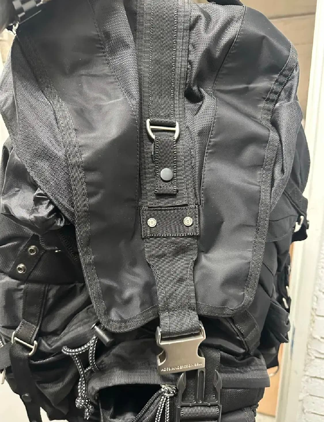 엔더슨벨 테크니컬 베를린백팩 팝니다 상품이미지3