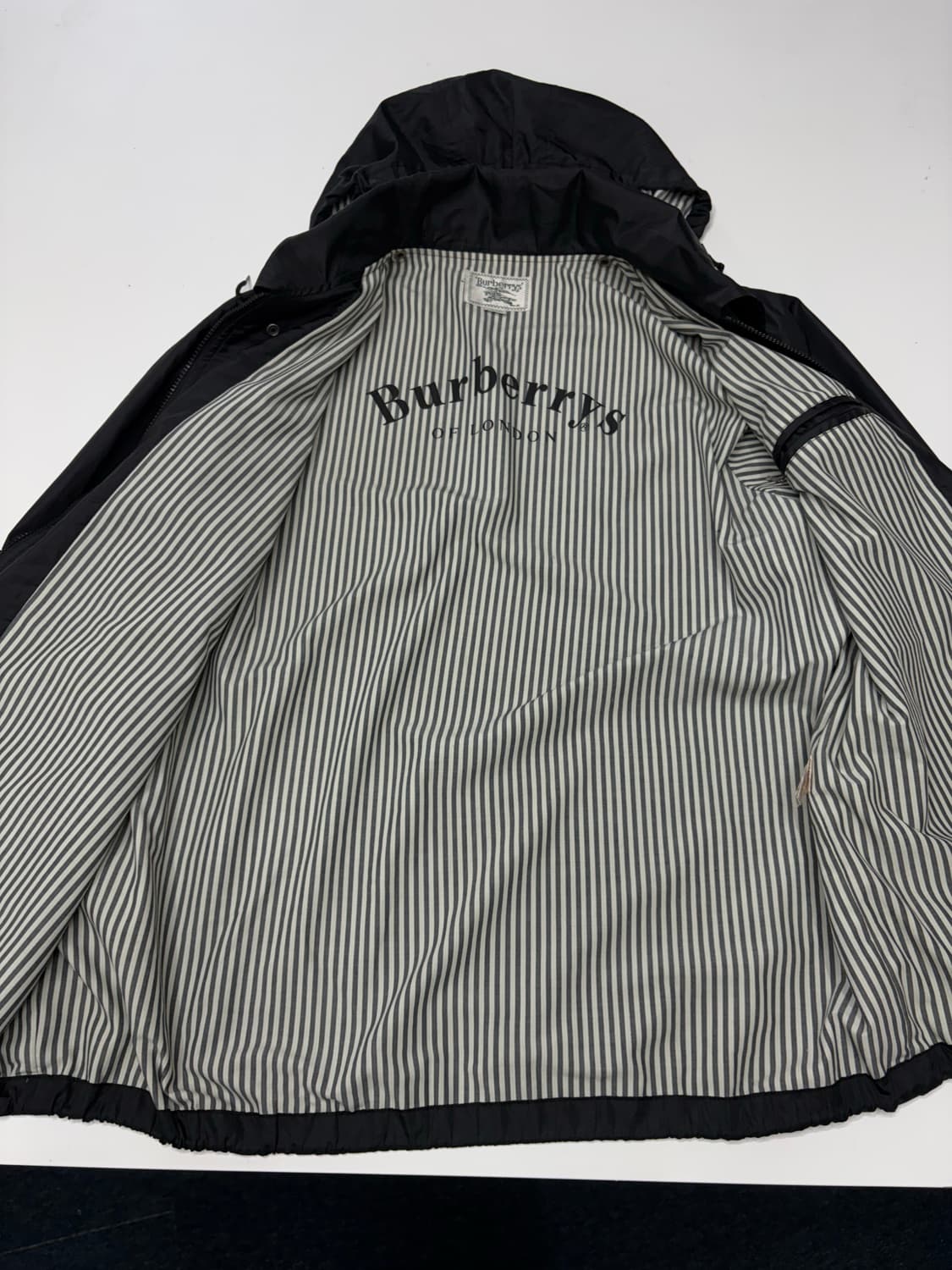 버버리 00s 쉐도우 로고 후디 윈드자켓 상품이미지3