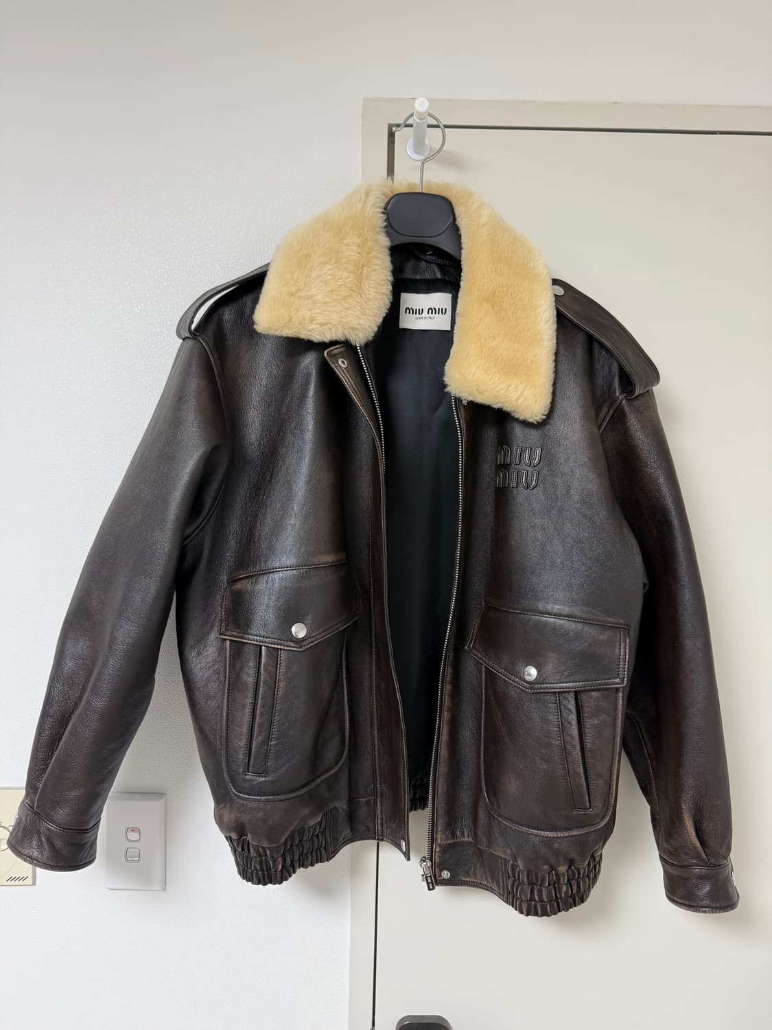 24FW 미우미우 가죽 봄버 자켓 상품이미지1