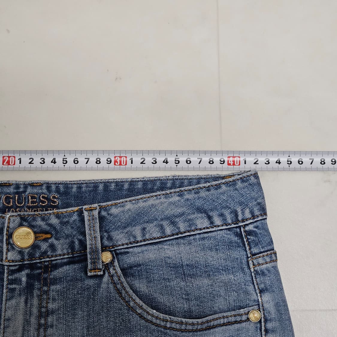 32 게스 금장 연청 디스진 데님팬츠 상품이미지6