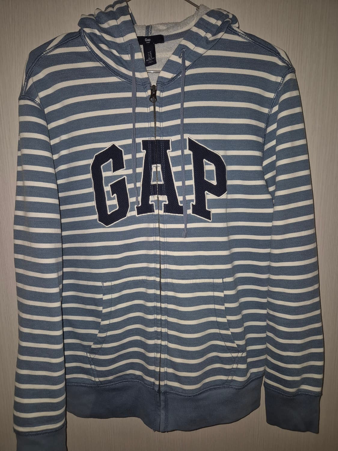 유일매물 ] GAP 핀터깔 파흰 단가라 후드 집업 남녀공용 M 상품이미지3