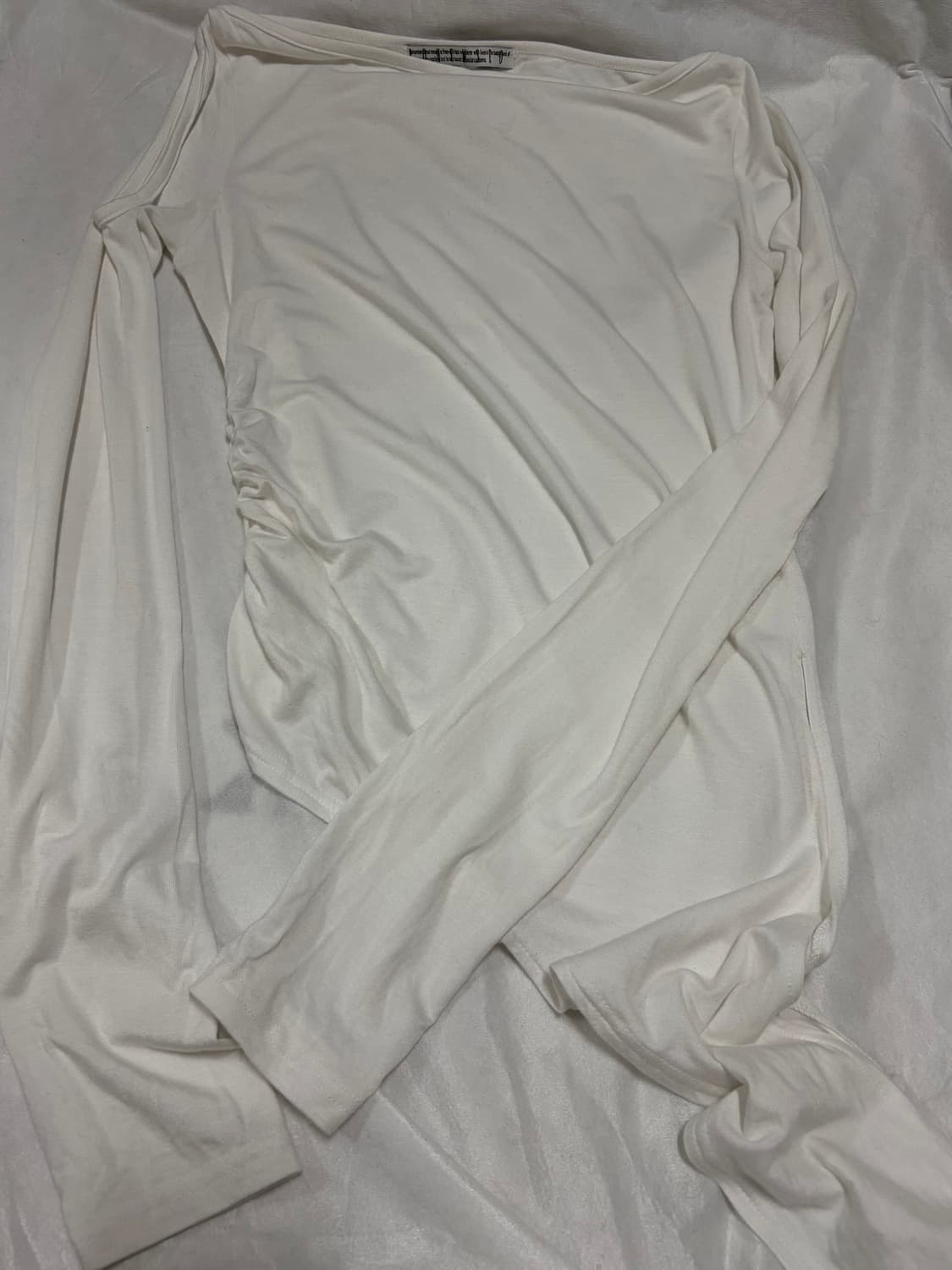 보헴서 드레이프 오프숄더 티 상품이미지3