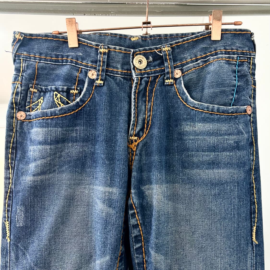 트루릴리전 빌리 자이언트 빅 T 부츠컷 데님 팬츠 상품이미지8