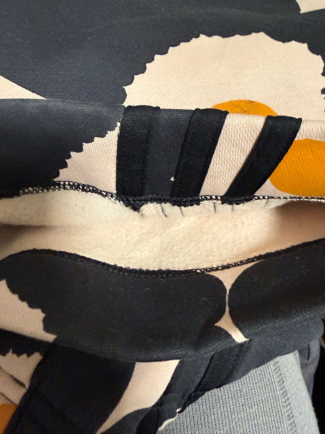 아디다스 마리메꼬 콜라보한 플라워 플리스 팬츠 상품이미지4