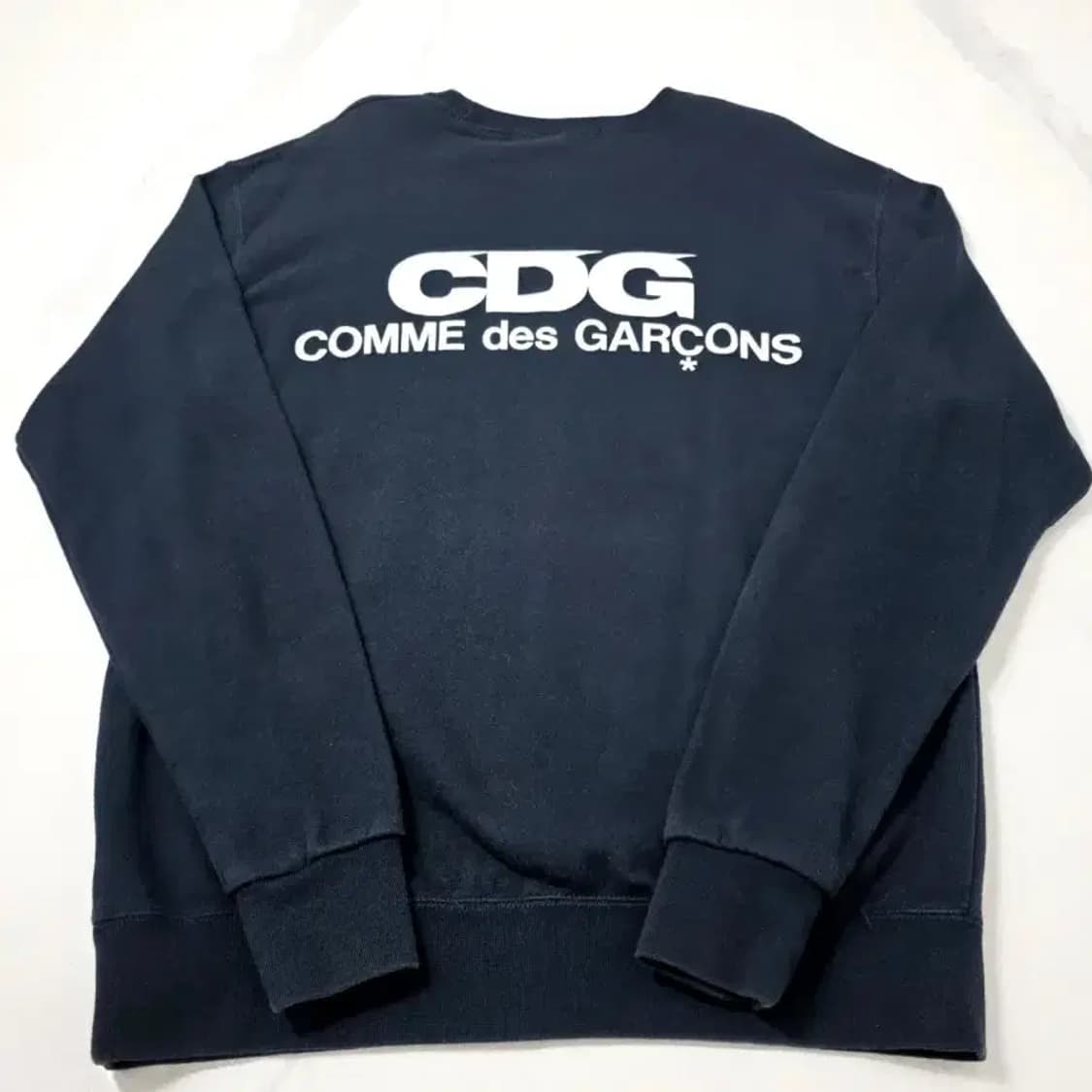 [정품] CDG 꼼데가르송 굿디자인숍 빅로고 맨투맨 네이비 L 상품이미지3