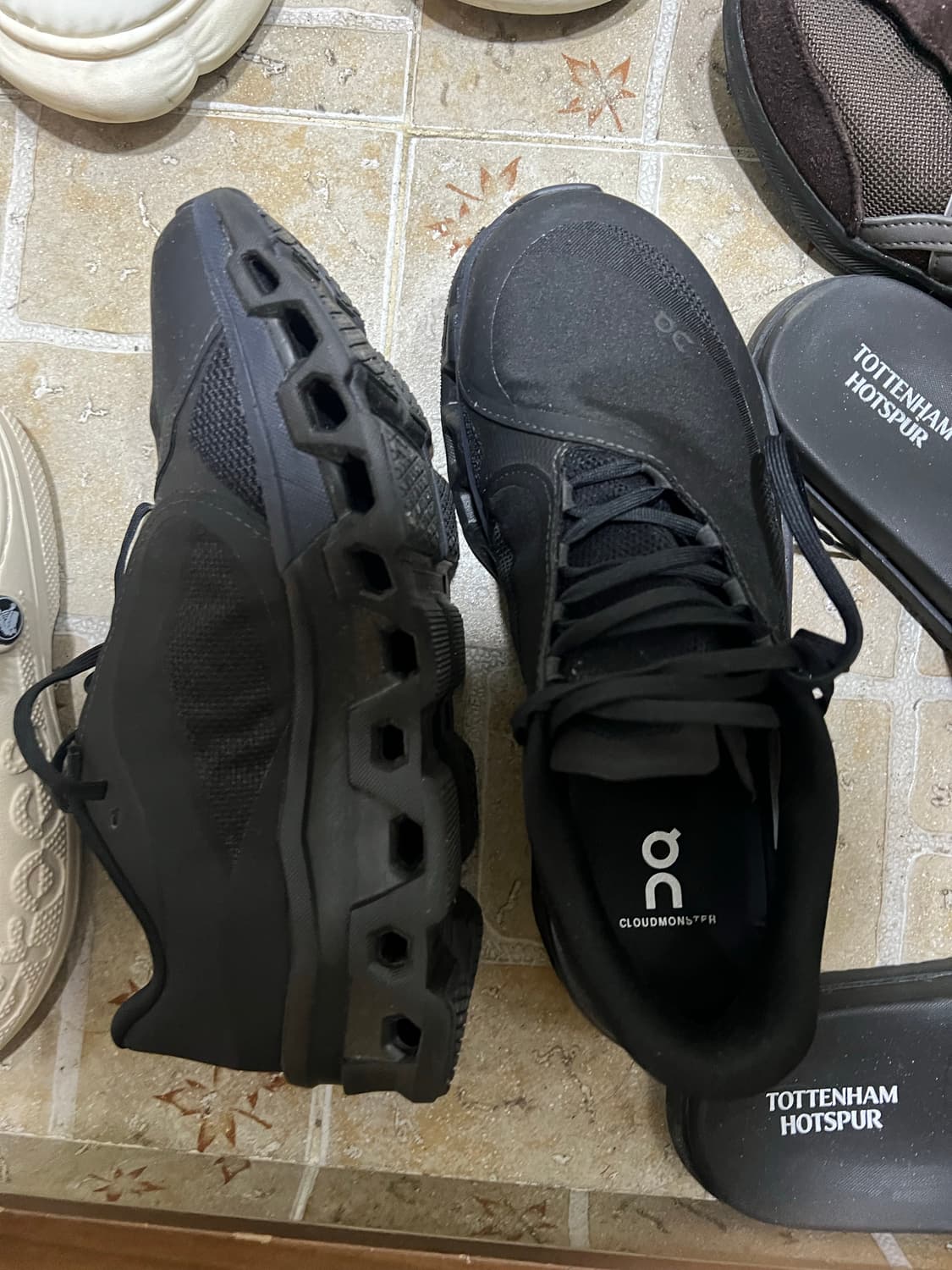 파프 온 클라우드몬스터 2 블랙 마그넷 265 상품이미지3