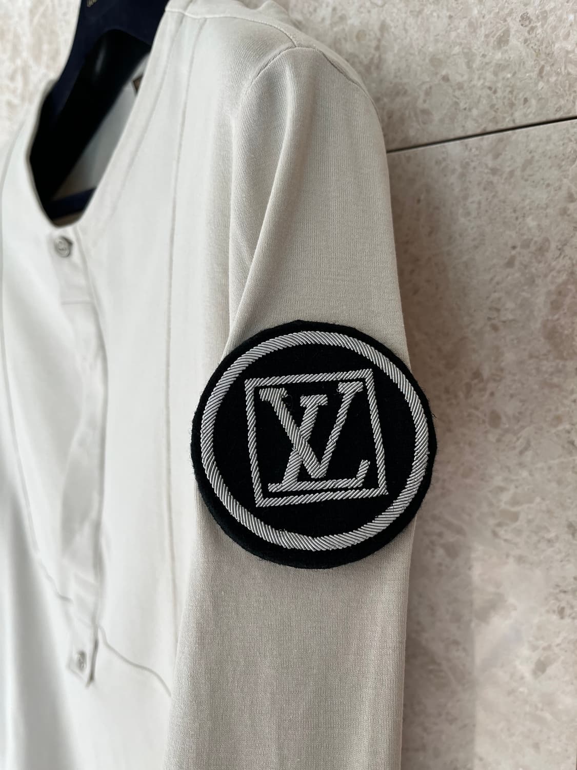 루이비통 남성 긴팔 티셔츠 L 정품 상품이미지2