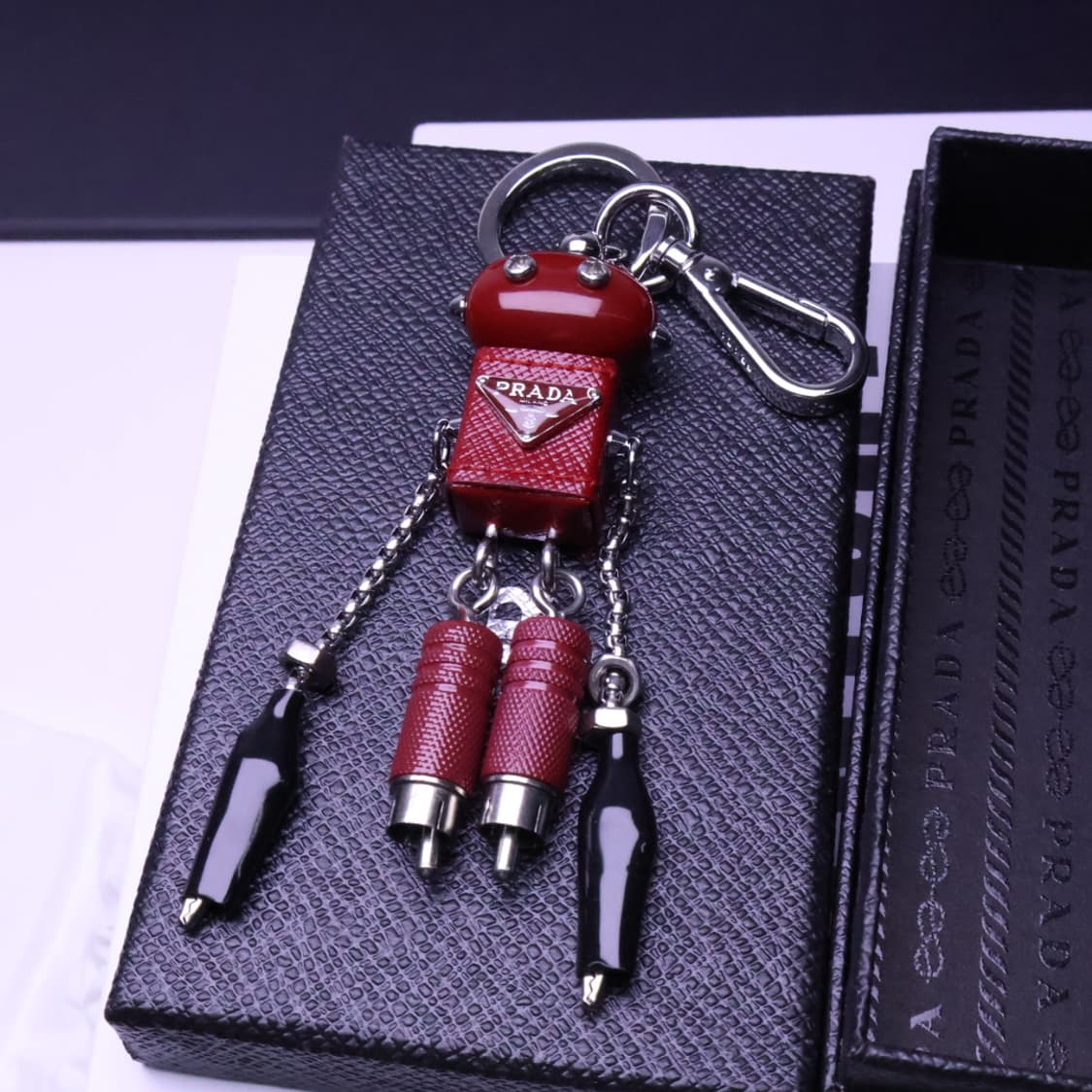 프라다 열쇠고리 상품이미지1