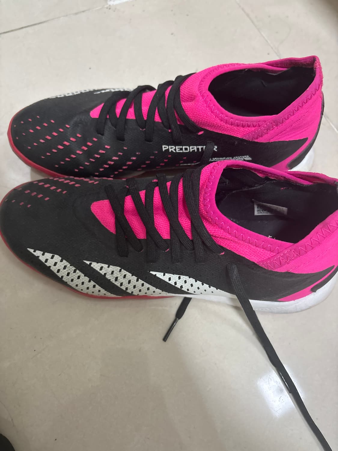 아디다스 프레데터 애큐러시.3 TF 팀 쇼크 핑크 코어 블랙 상품이미지3