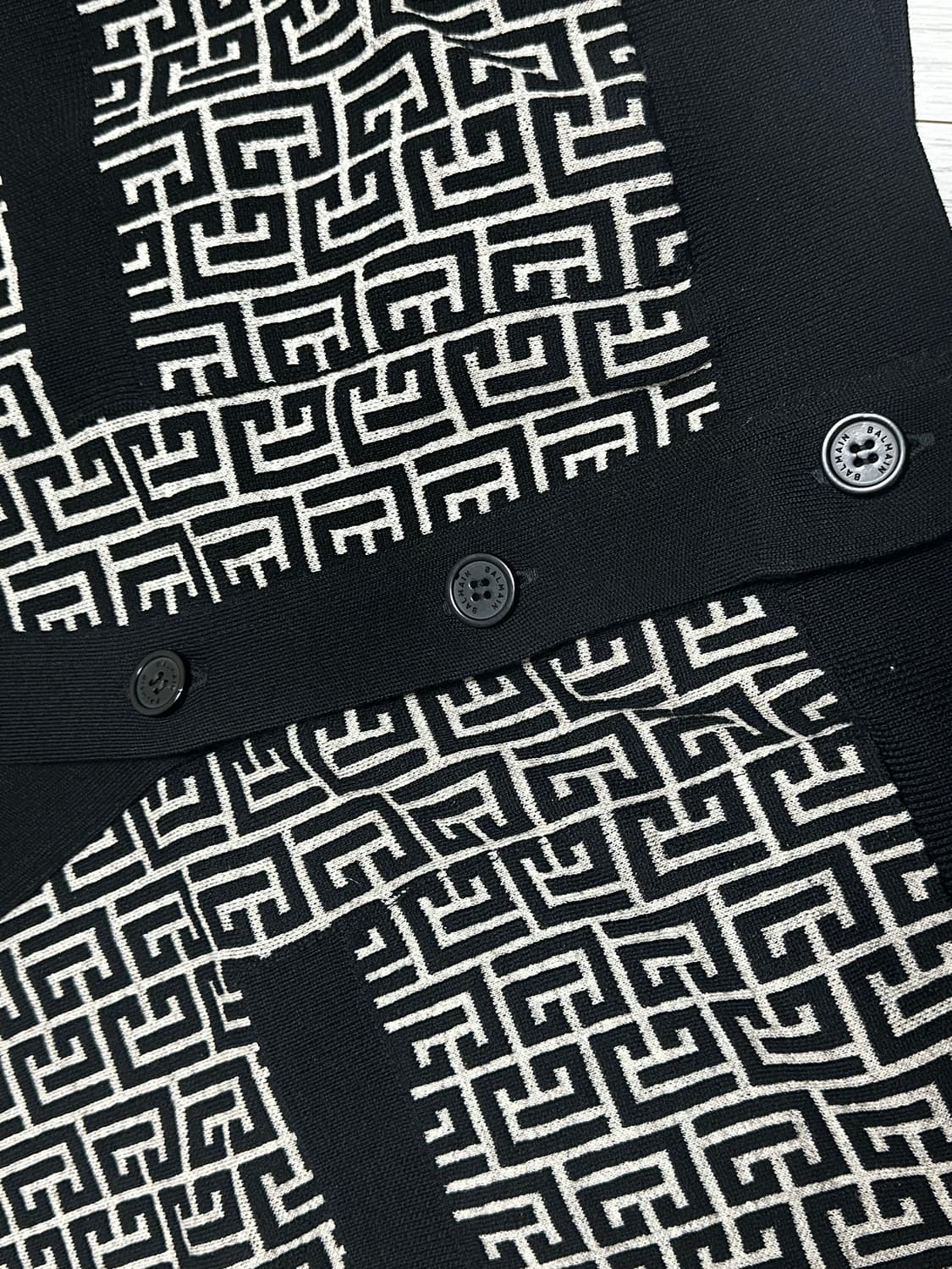 발망 모노그램 가디건 블랙 L 상품이미지5