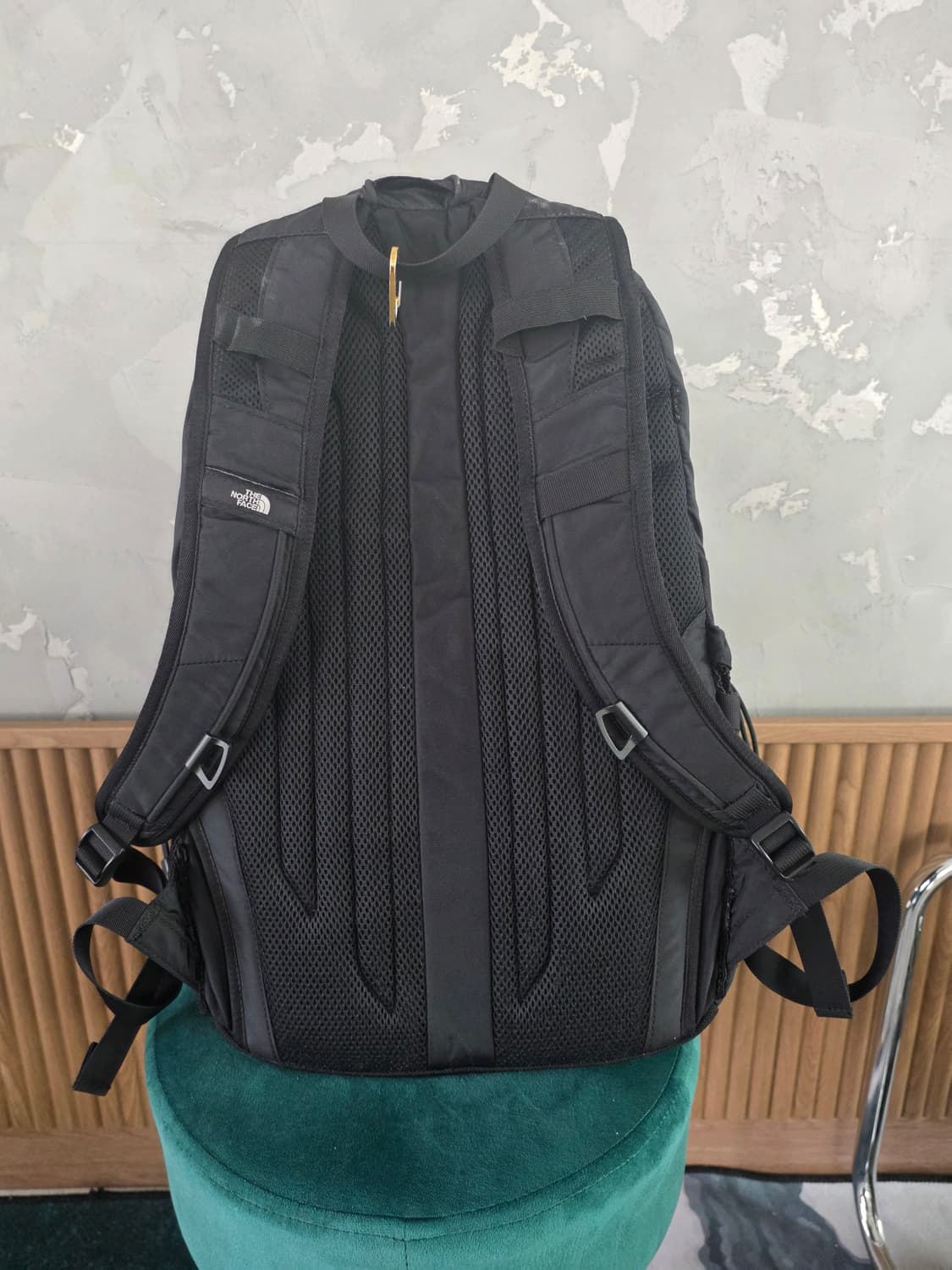 노스페이스 핫샷 백팩 블랙 28L 상품이미지4