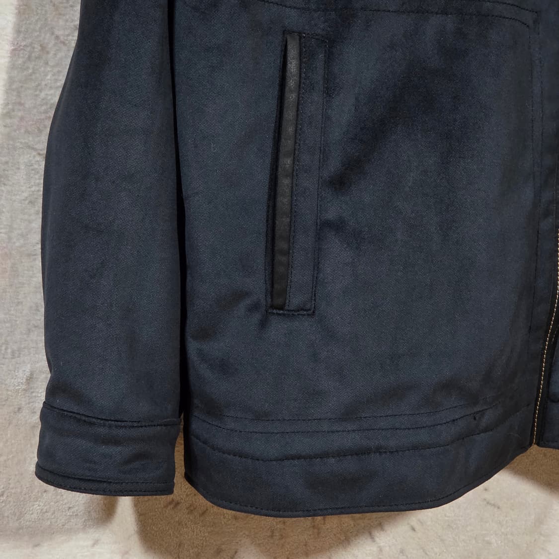 인디안 넥버클 스티치 구스다운 블랙 무스탕 점퍼 상품이미지3