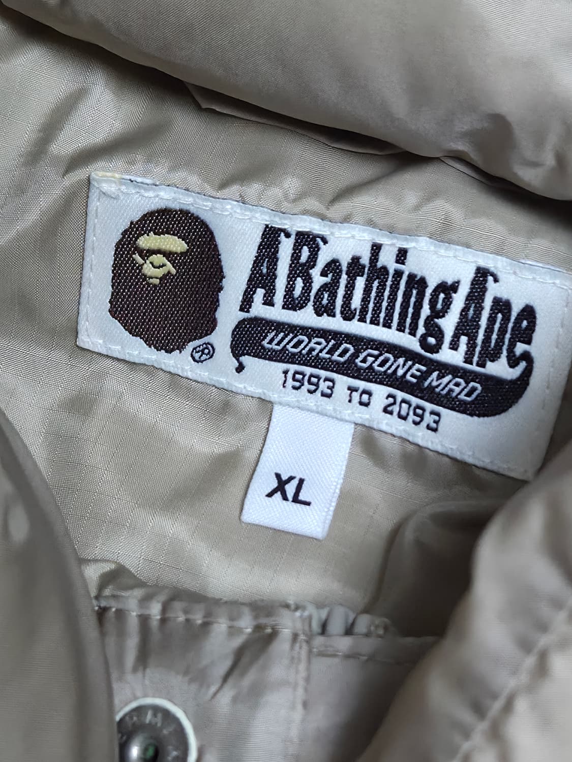 베이프 패딩 자켓  판매합니다. 상품이미지2