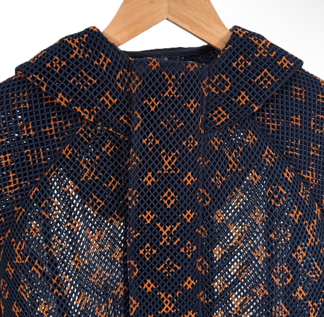 [46] 루이비통 남성 그라디언트 모노그램 메쉬 후드 블루종 자켓 오렌지 상품이미지3