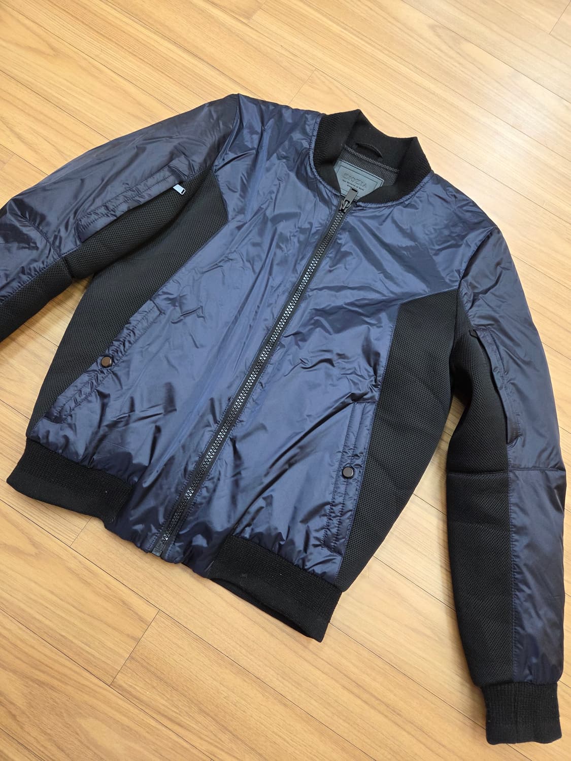 지오지아 남성 봄버 자켓 네이비 색상입니다. 사이즈는 100이고, 95  상품이미지1