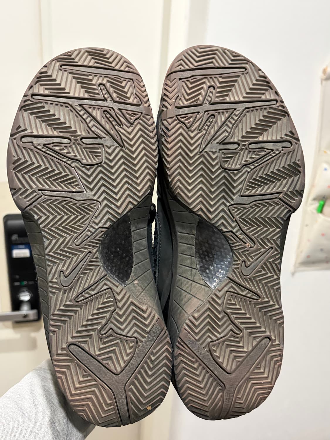 코비4 285 유니버시티 블랙 판매 상품이미지4