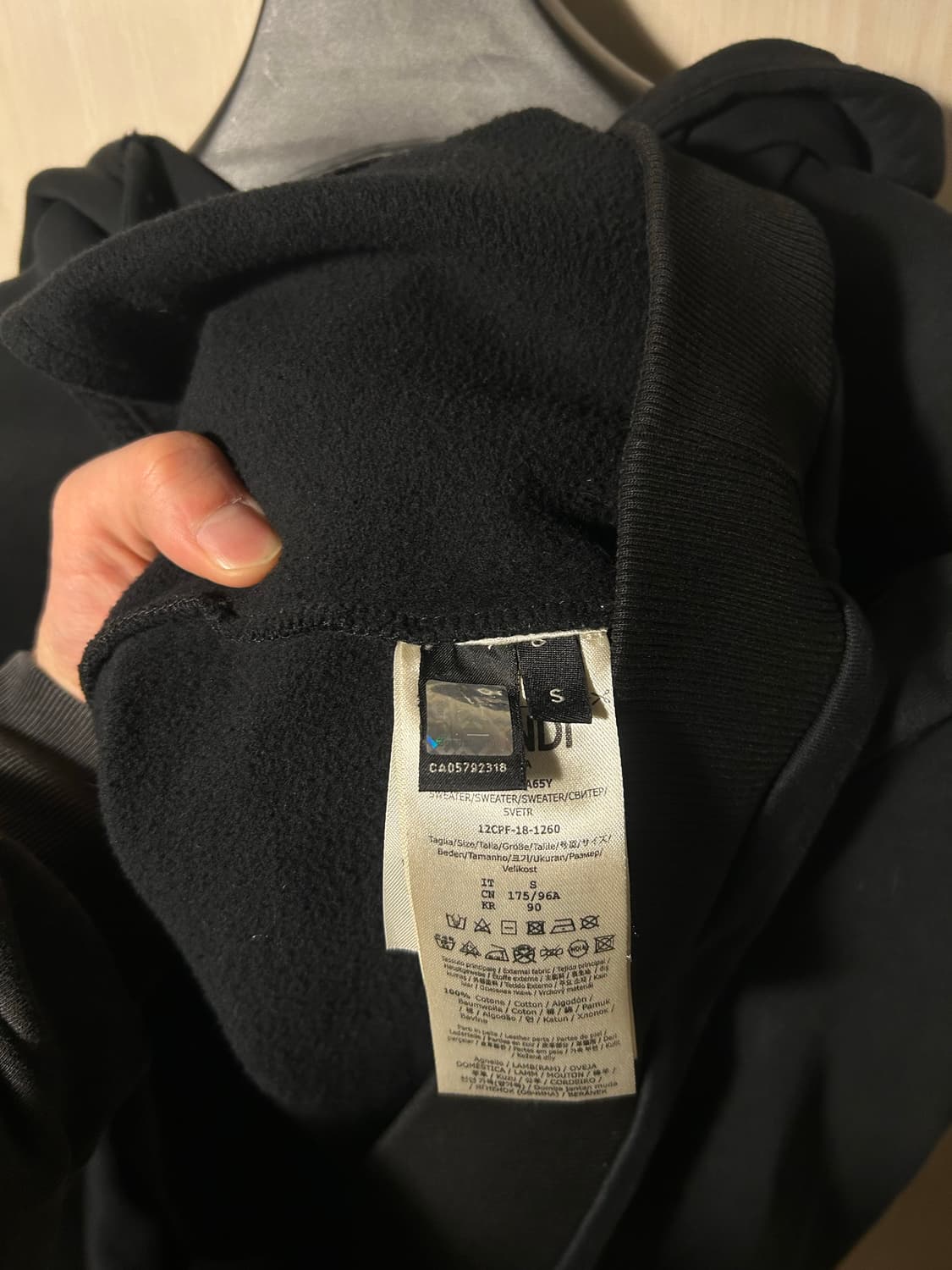 FENDI EYES HOODIE BLACK 상품이미지5