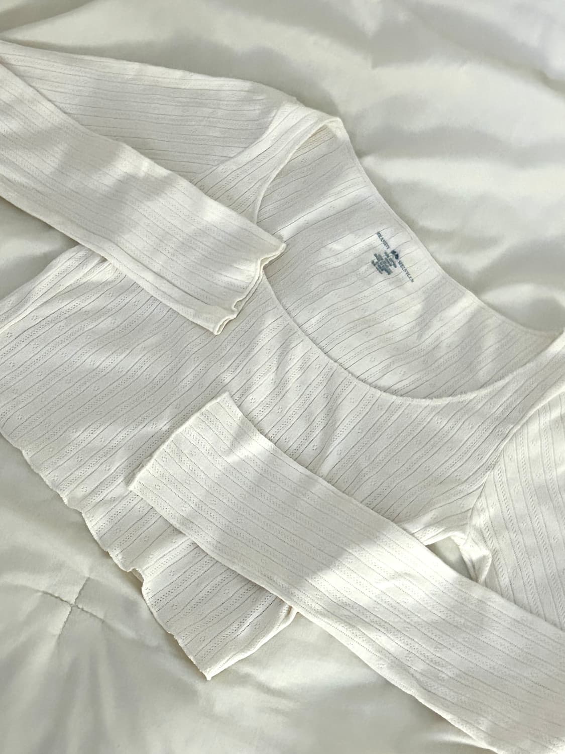 (실사0)브랜디멜빌 포인텔 아일렛 크롭 긴팔 티 아이보리 상품이미지3