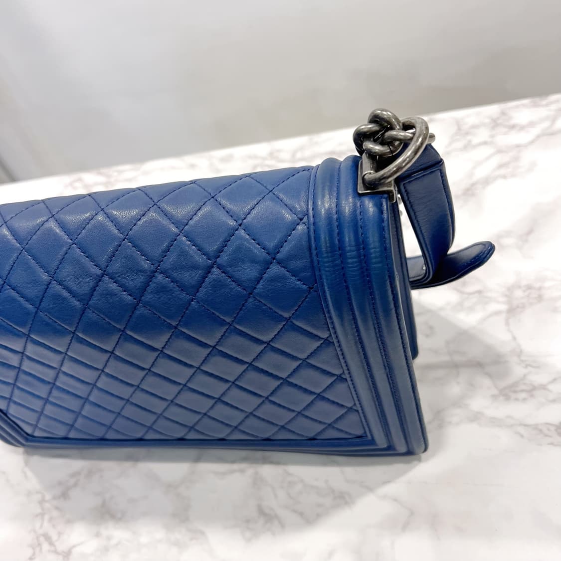 CHANEL 샤넬 보이백 뉴미듐/라자 상품이미지10