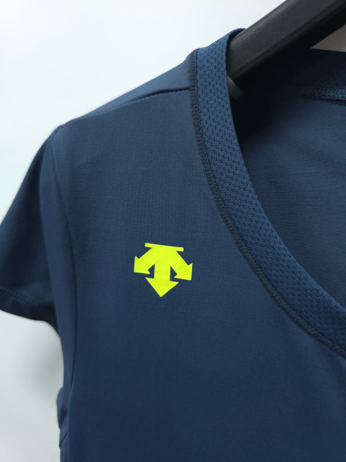 ​데상트 여성 DSW 트레이닝 메쉬 배색 반팔 티셔츠 (55) 상품이미지5