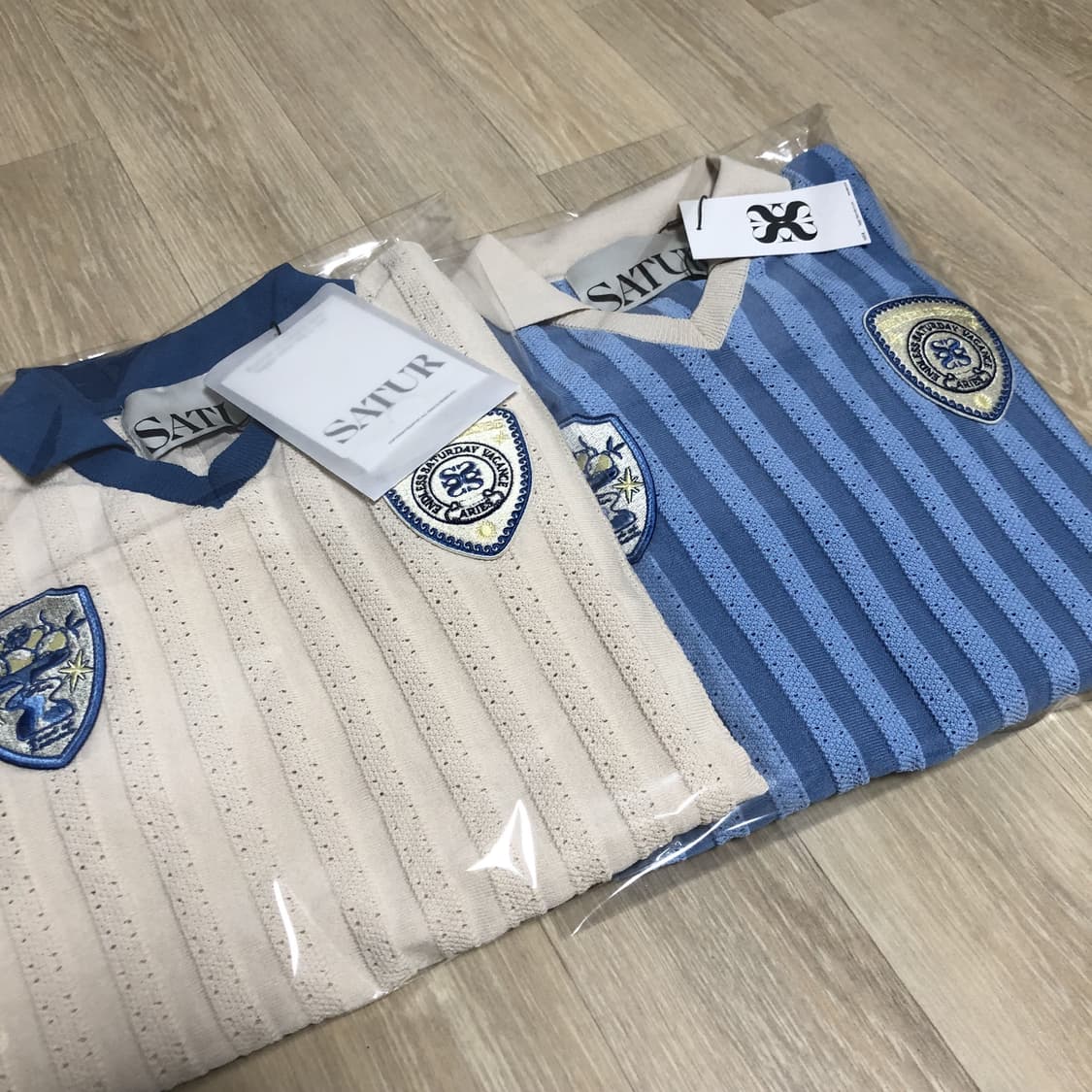 (L) 새상품 세터 SATUR 시트론 베르 와펜 칼라 풋볼 하프 니트 상품이미지10