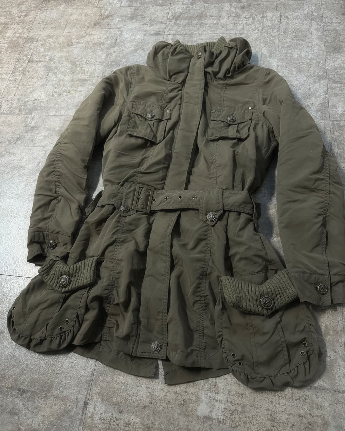 유틸리티 벨티드 하이넥 셔링 자켓 상품이미지1