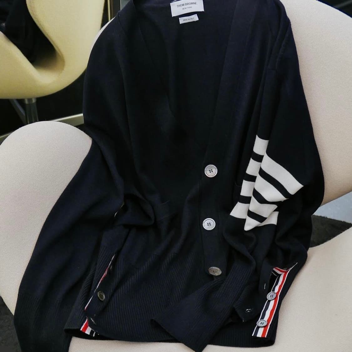 톰브라운 오버사이즈 가디건 희귀매물 상품이미지1