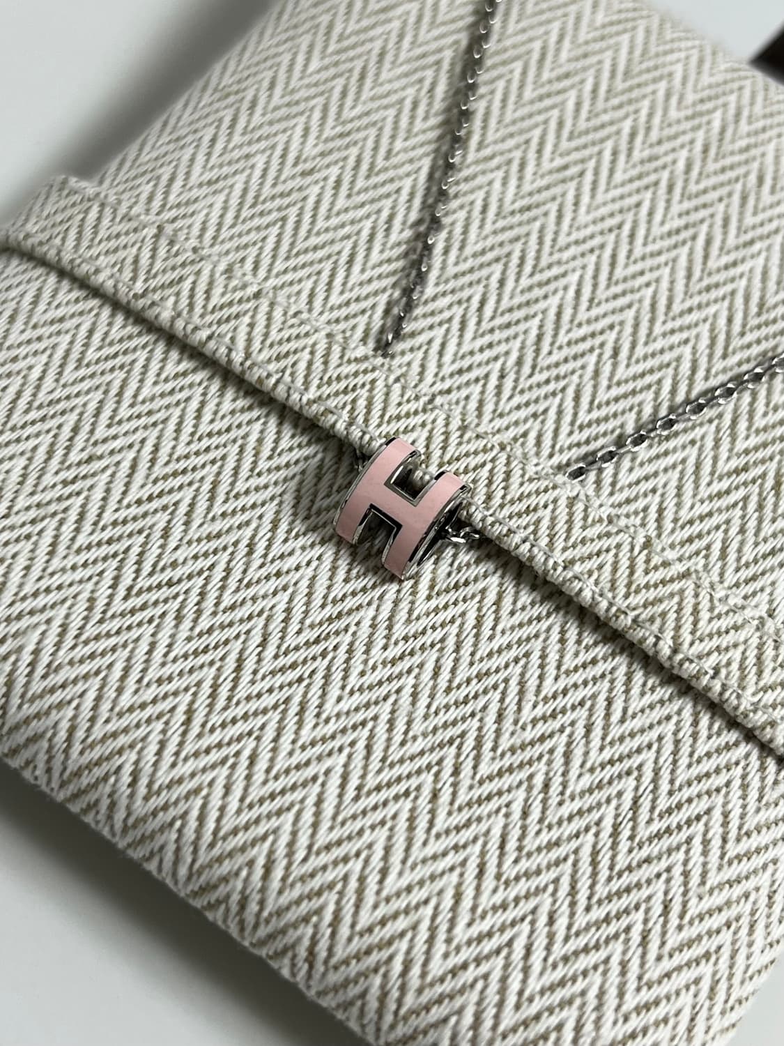 [정품] 새상품급 / 에르메스 팝아슈 미니 목걸이 핑크 상품이미지4