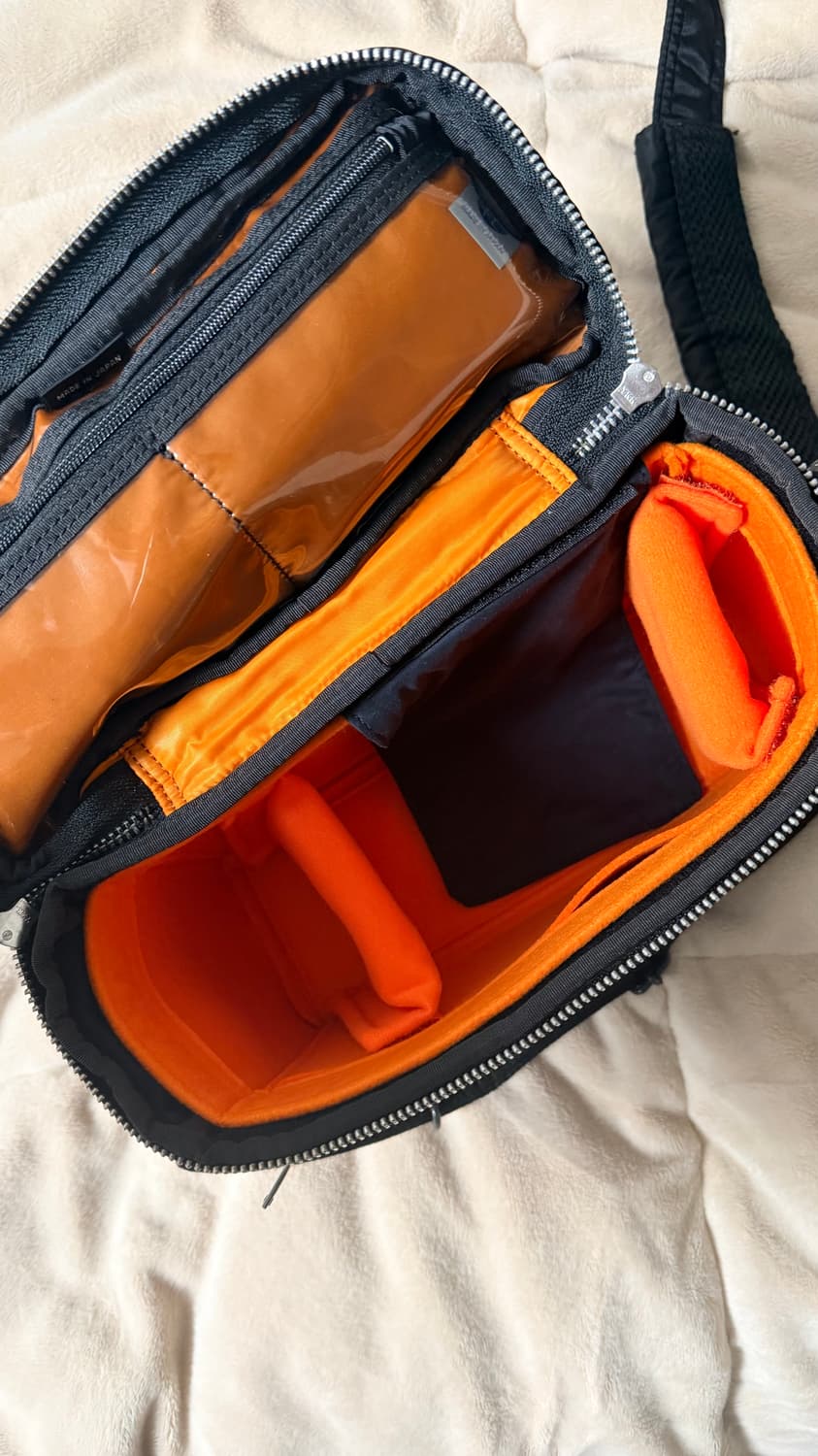 요시다 포터 카메라백 블랙 판매합니다. 상품이미지6