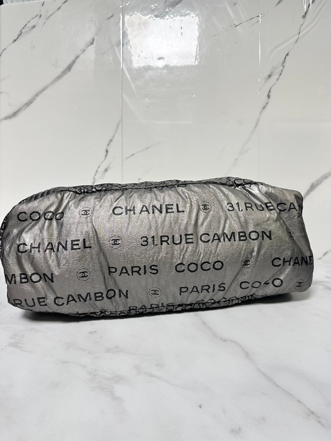 [A 정품] 샤넬 크루즈 토트 숄더백 실버 상품이미지4