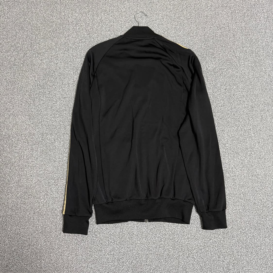 아디다스 슈퍼스타 파이어버드 져지 블랙 골드 100 트랙탑 상품이미지2