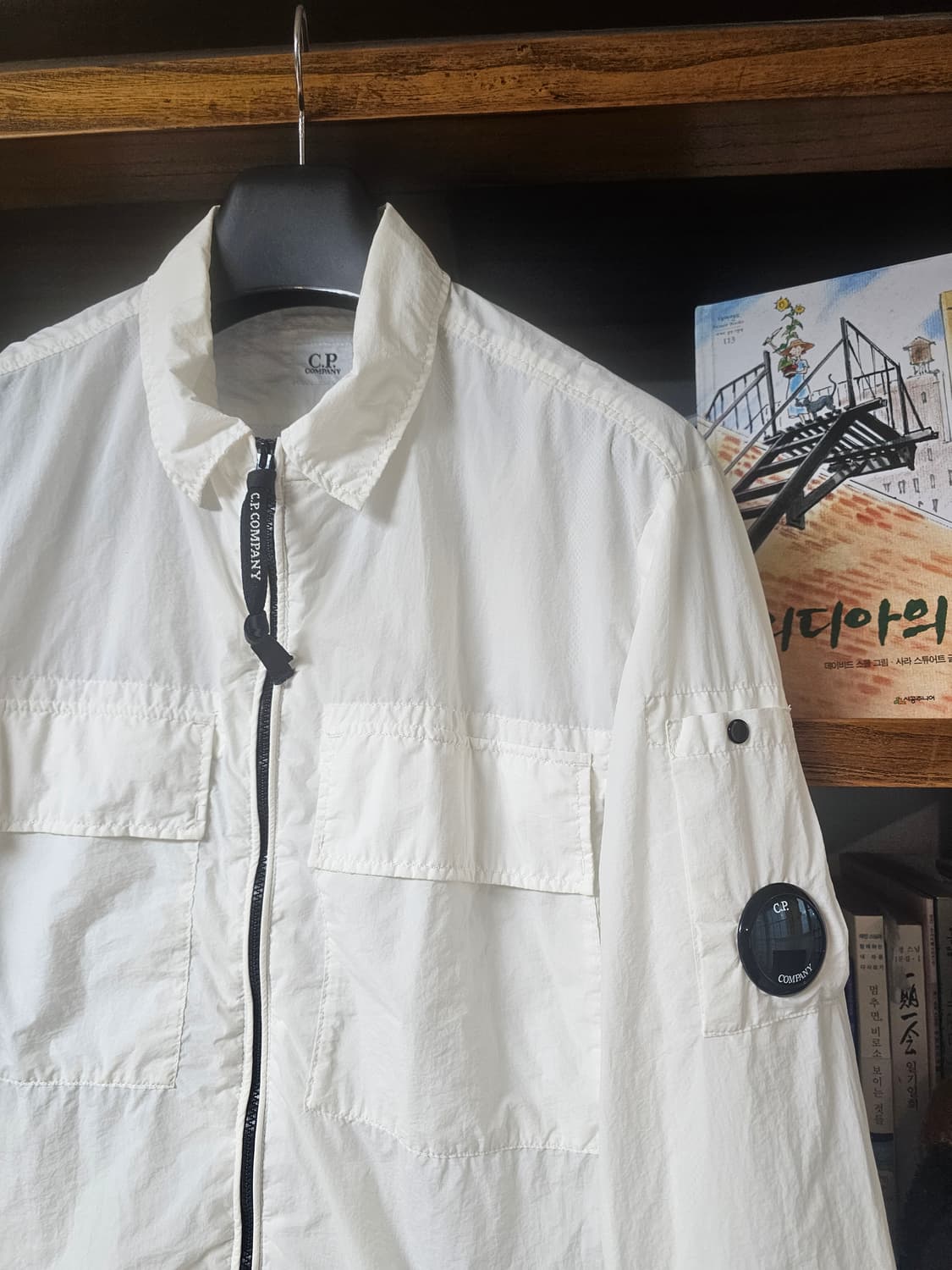 나일론 씨피 CP컴퍼니 화이트 자켓 라지 l 팔아요 상품이미지2