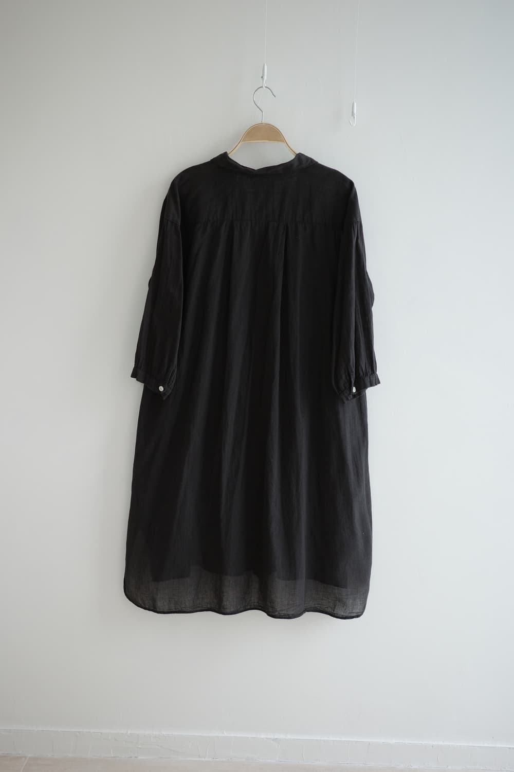 studio CLIP
• 블랙 아사 코튼 셔츠 롱 원피스 상품이미지7