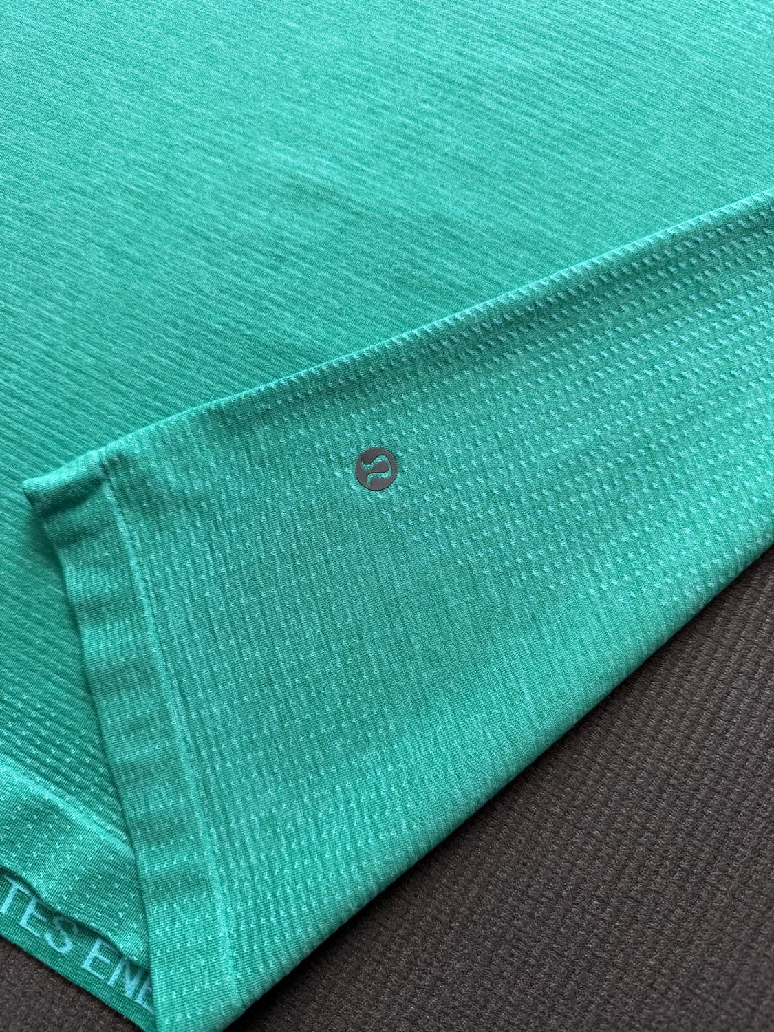 룰루레몬 메탈 벤트 테크 티셔츠 남성 m 사이즈 판매합니다. 상품이미지3