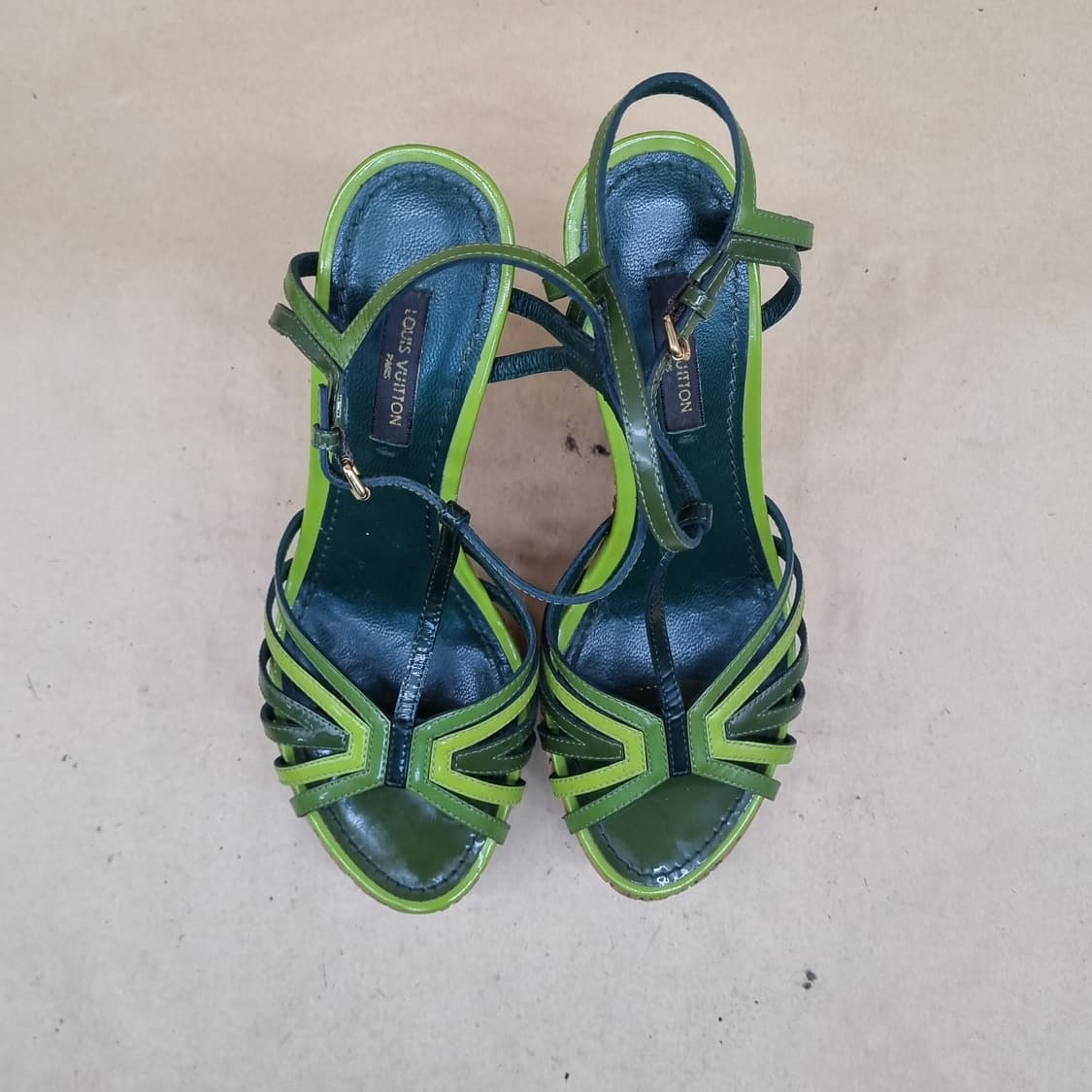 루이비통 여성 웨지샌들220 굽12 상품이미지2