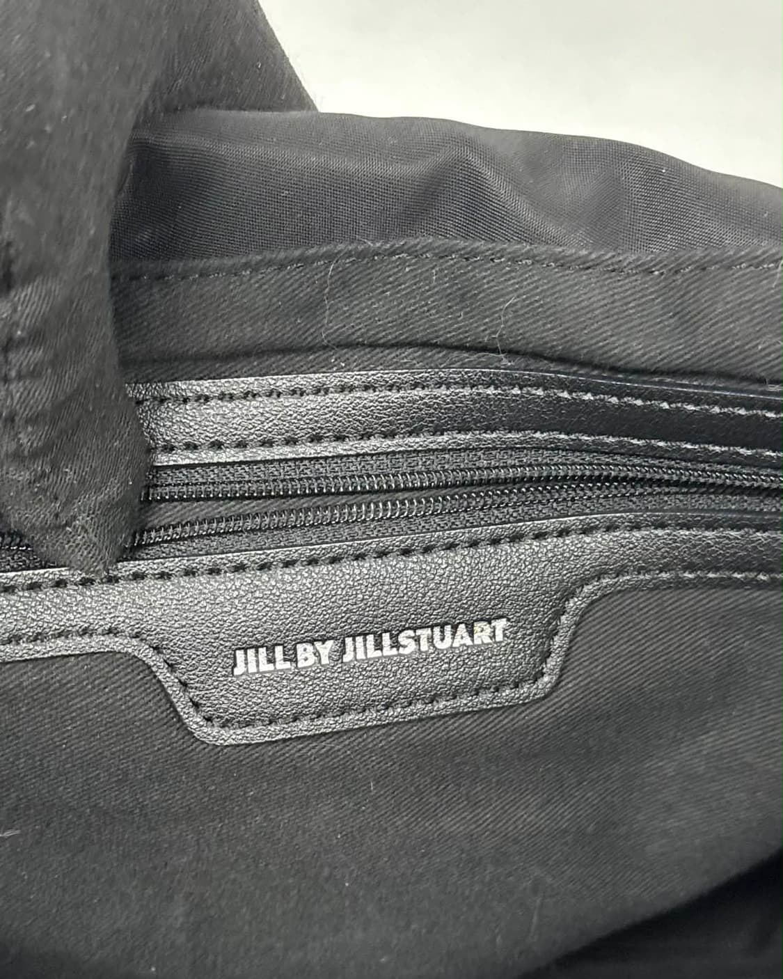 질바이 질 스튜어트 22년 신형 나일론 레더 플랩 크로스 바디 백 상품이미지7