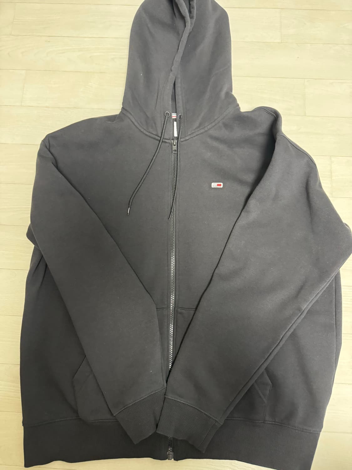 타미힐피거 검은색 후드집업 상품이미지1